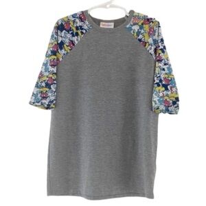 LuLaRoe x Disney Kids Gray Shirt Colorful Sleeves Mickey Mouse Summer Casual
